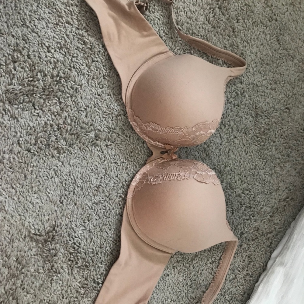 Victoria Secret Body By Victoria perfect shape bra